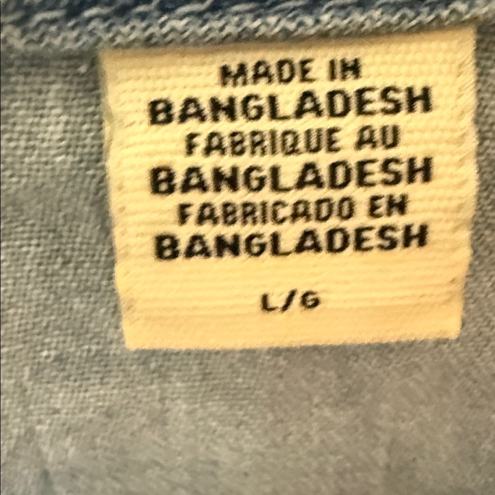 LEVI’S LIGHT BLUE TOP - Picture 3 of 6